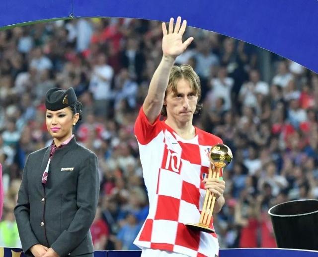 中超：山东泰山主场2-0完胜青岛队（中超：山东泰山主场2-0零封青岛队）