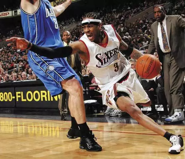 勇士门面在联赛再夺风头（勇士当家球星再度成为联赛焦点）