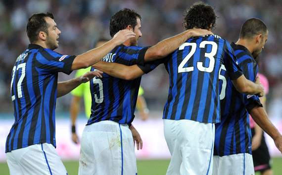 邓弗里斯：希望两到三周内复出，我们的球队就像一个大家庭（邓弗里斯：争取两三周内复出，球队氛围如同一家人）