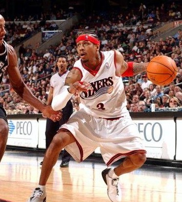 这队的高位逼抢太窒息了（这支球队的前场压迫让人喘不过气）