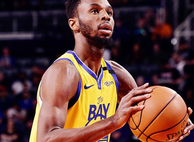 欧文快攻完成压哨上篮（欧文快攻读秒上篮得手）