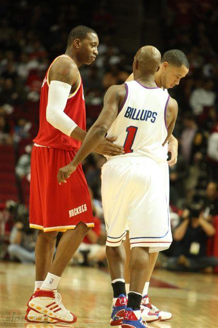 亚沙里稳健复出，80次传球仅失误6次，并送出一次全场最佳进攻机会的长传（亚沙里复出稳如旧：80次传球仅6次失误，一脚长传创造全场最佳良机）