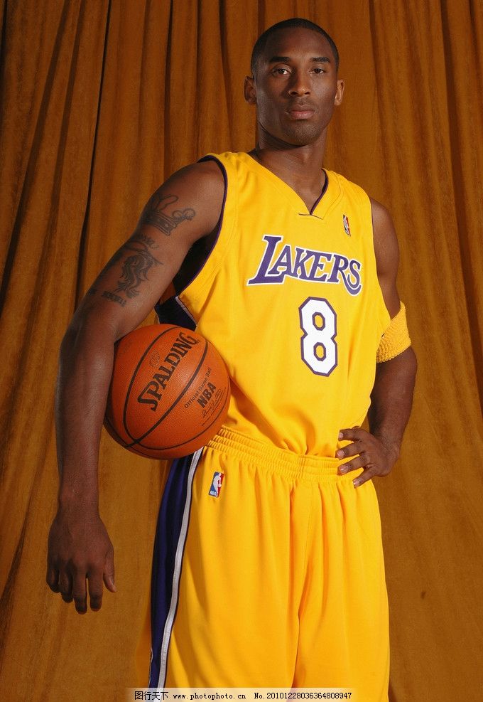 邓弗里斯：希望两到三周内复出，我们的球队就像一个大家庭（邓弗里斯：争取两到三周内复出，球队像一个大家庭）